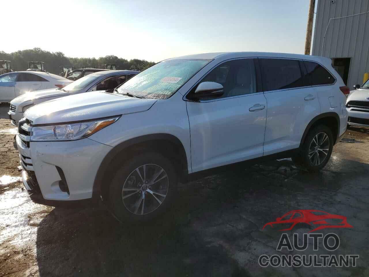 TOYOTA HIGHLANDER 2019 - 5TDZZRFH0KS362828