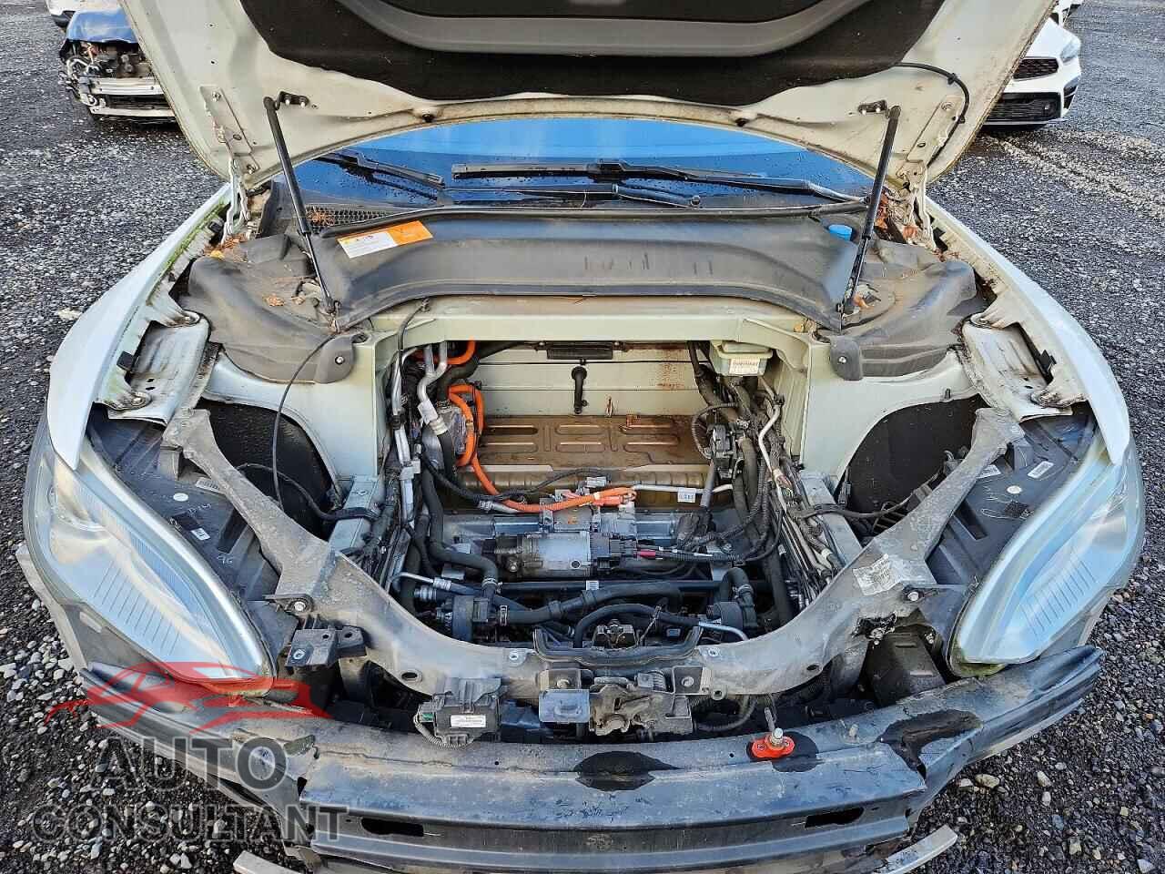TESLA MODEL S 2013 - 5YJSA1CN2DFP05876