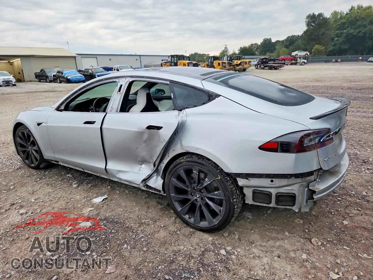 TESLA MODEL S 2018 - 5YJSA1E23JF261325