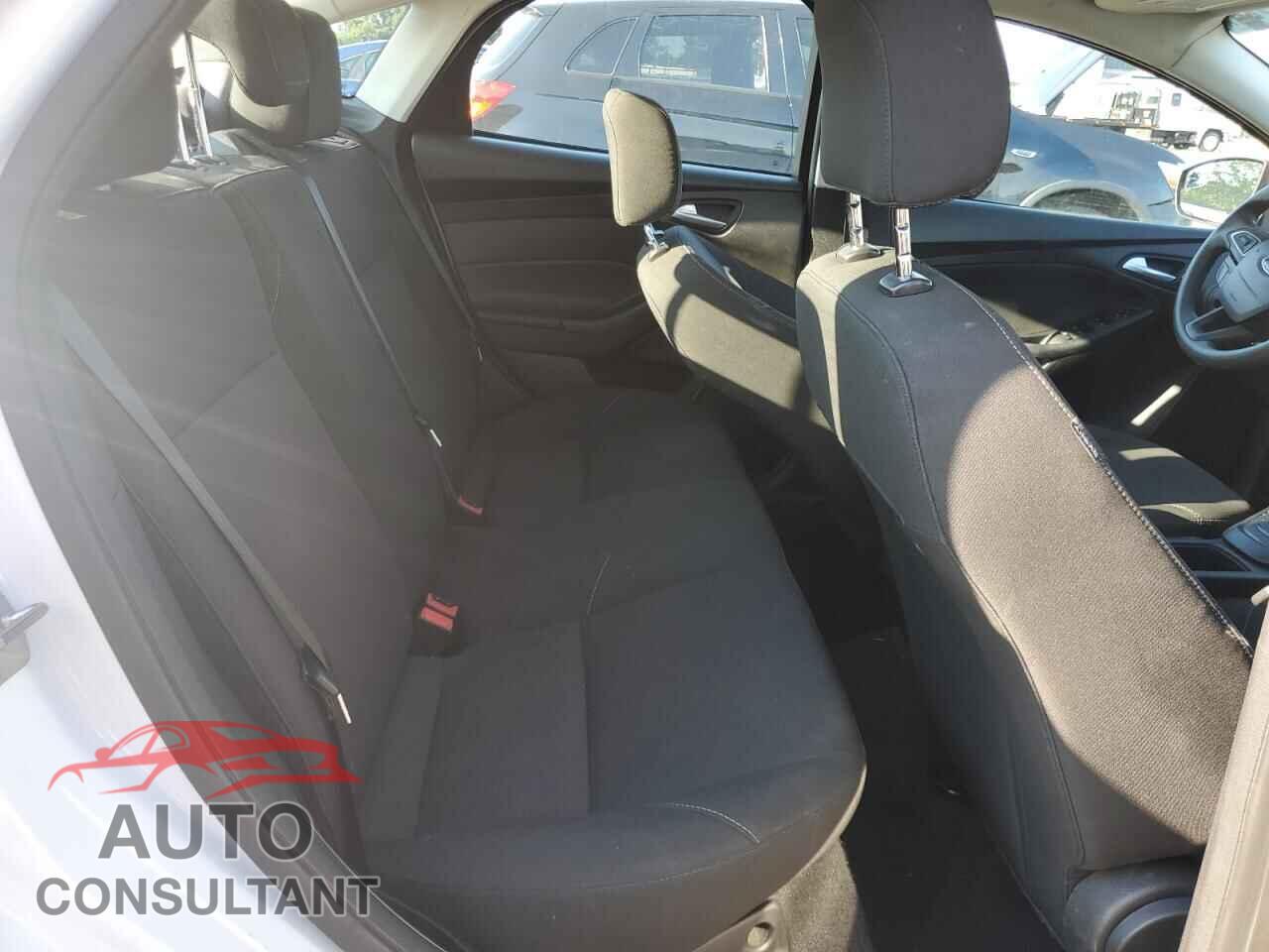 FORD FOCUS 2016 - 1FADP3F26GL383075
