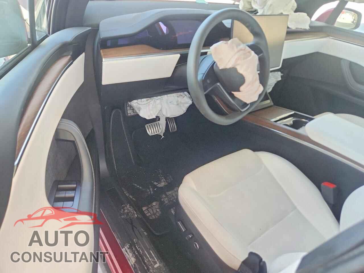 TESLA MODEL X 2023 - 7SAXCBE52PF426826