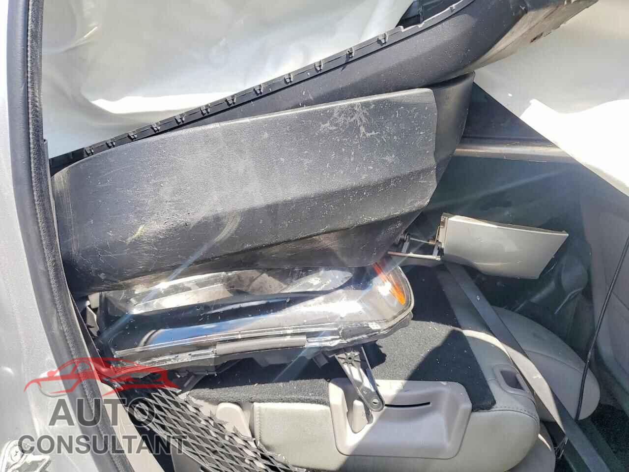 HONDA PILOT 2015 - 5FNYF3H20FB031834