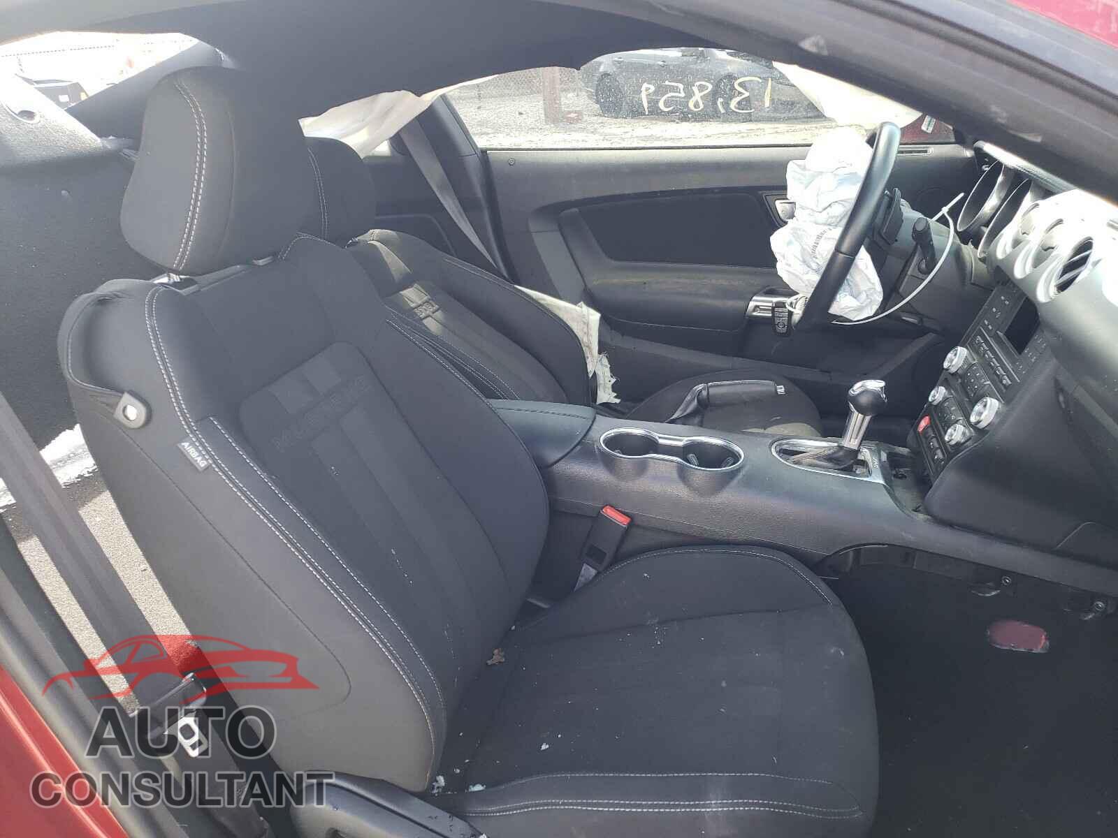 FORD MUSTANG 2019 - 1FA6P8CF0K5194111