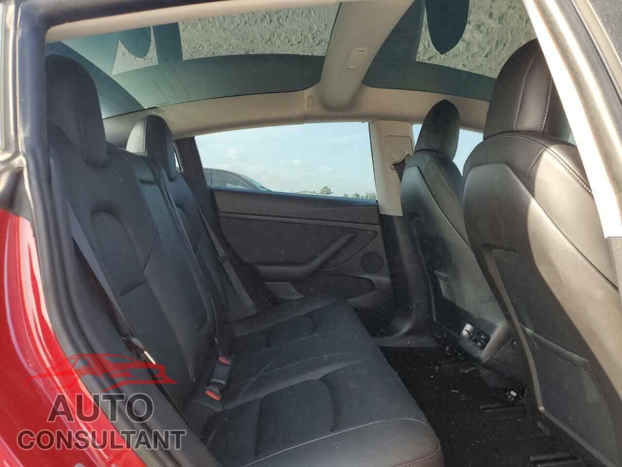 TESLA MODEL 3 2021 - 5YJ3E1EAXMF977059