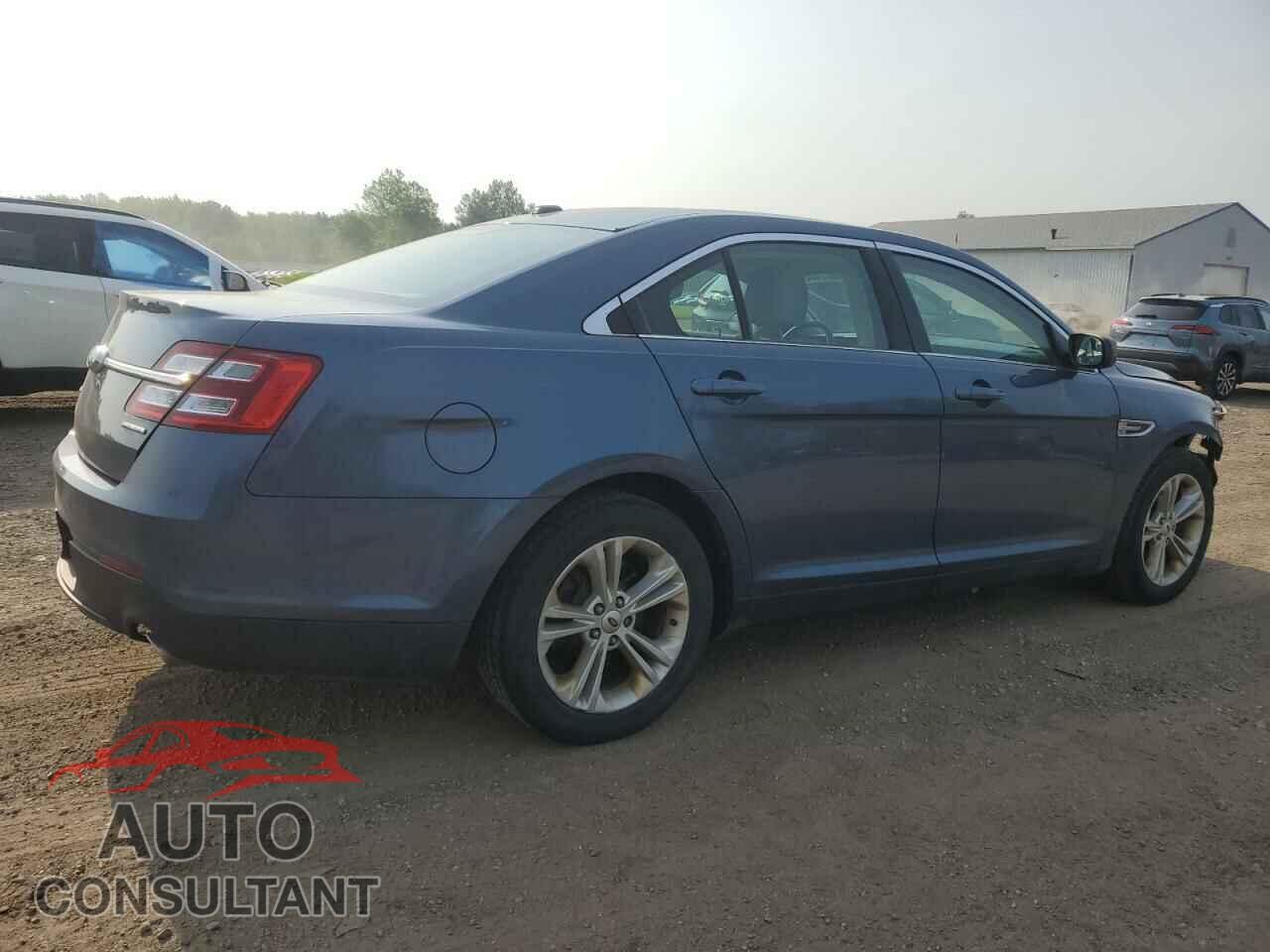 FORD TAURUS 2018 - 1FAHP2D80JG100947