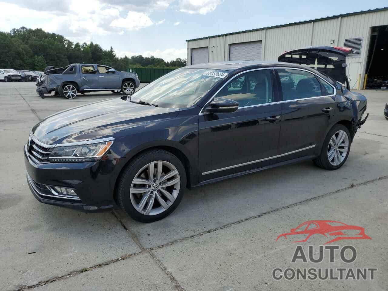 VOLKSWAGEN PASSAT 2018 - 1VWCA7A37JC019475