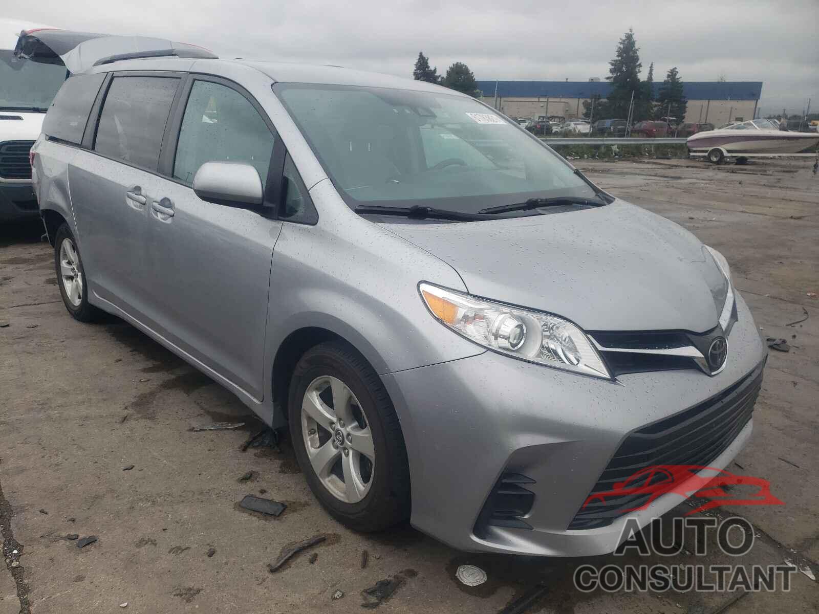 TOYOTA SIENNA 2018 - 5TDKZ3DC5JS919916