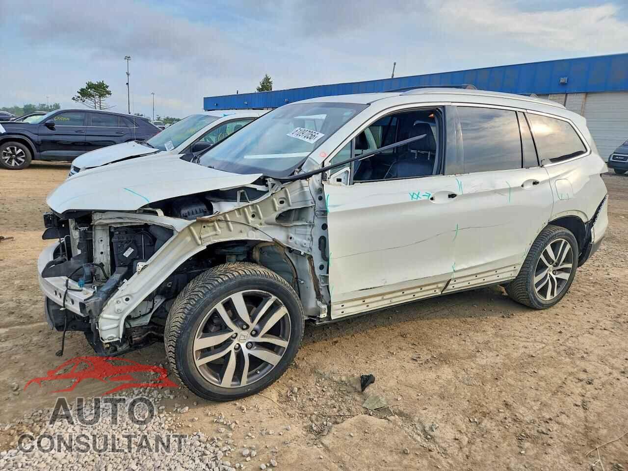 HONDA PILOT 2017 - 5FNYF6H09HB011150