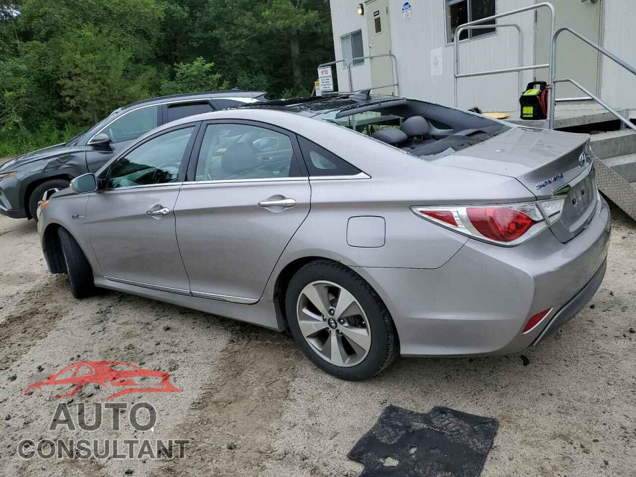 HYUNDAI SONATA 2012 - KMHEC4A46CA020995