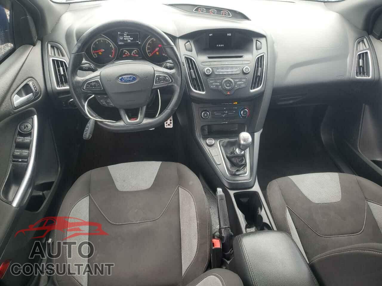 FORD FOCUS 2015 - 1FADP3L93FL267297