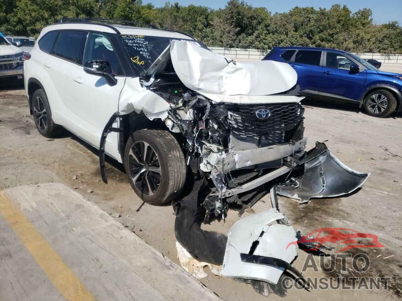 TOYOTA HIGHLANDER 2022 - 5TDLZRBHXNS237688