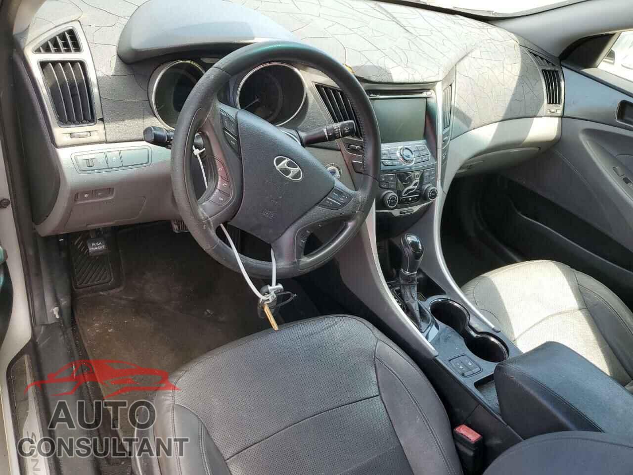 HYUNDAI SONATA 2011 - KMHEC4A47BA007798