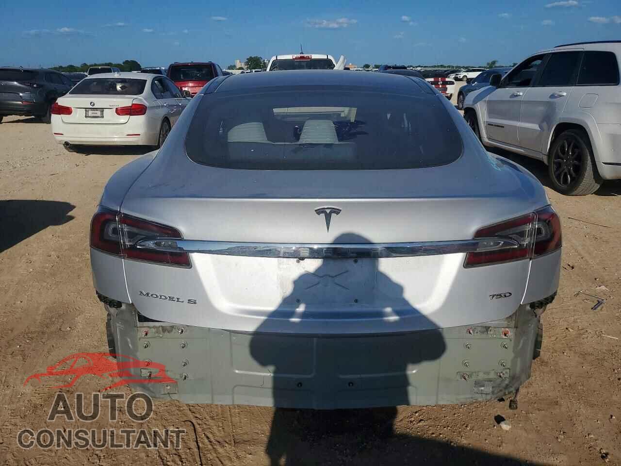 TESLA MODEL S 2016 - 5YJSA1E2XGF152546