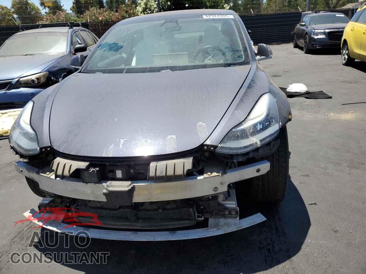 TESLA MODEL 3 2018 - 5YJ3E1EBXJF079467
