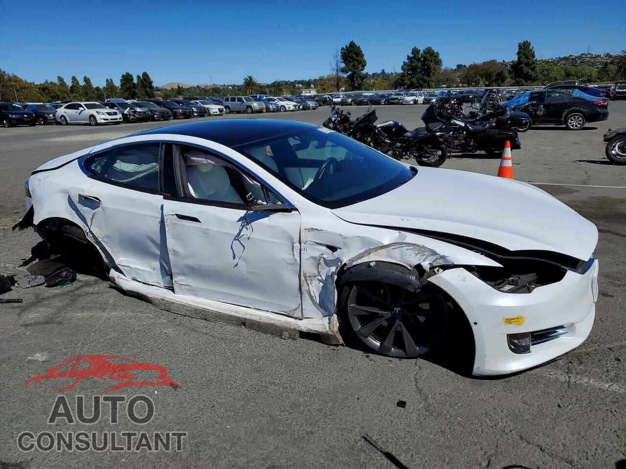 TESLA MODEL S 2020 - 5YJSA1E27LF415814