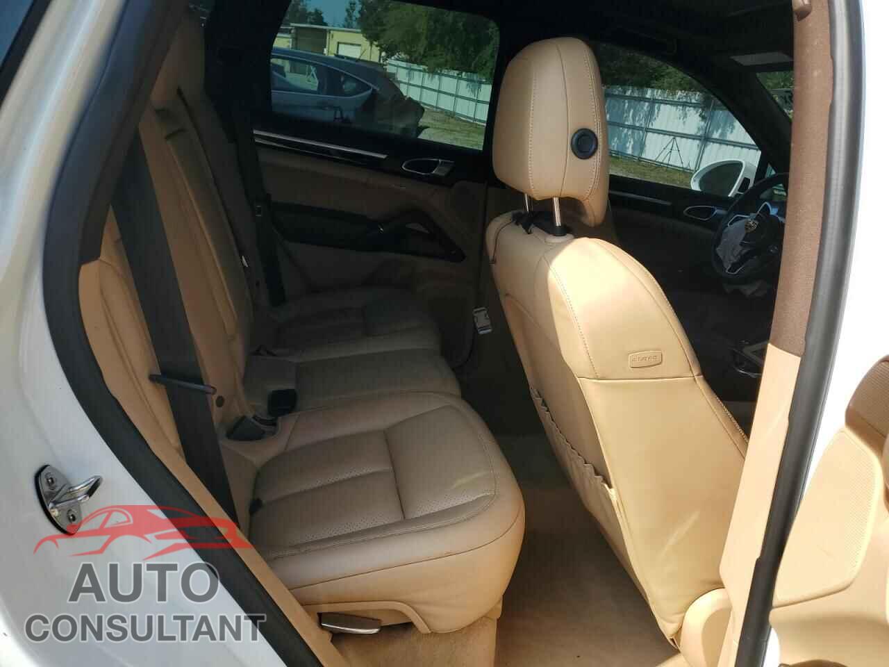 PORSCHE CAYENNE 2017 - WP1AA2A29HKA86890