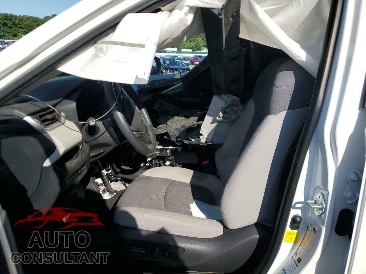 TOYOTA RAV4 2019 - JTMP1RFV1KD021650