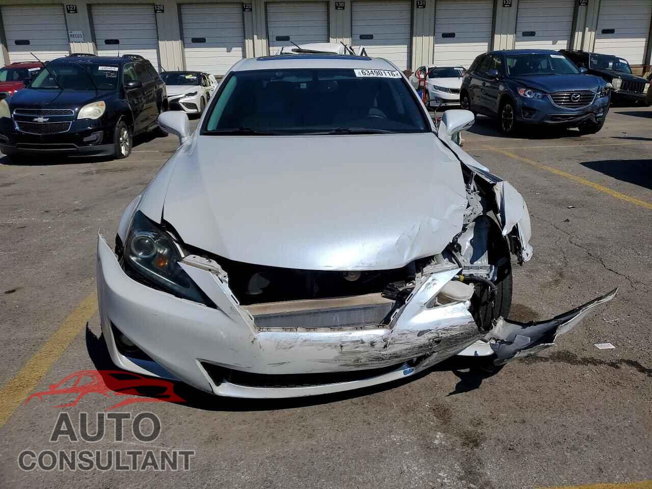 LEXUS IS 2011 - JTHBF5C26B5150698
