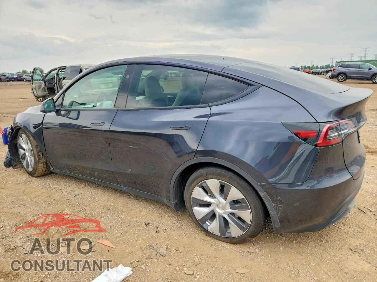 TESLA MODEL Y 2024 - 7SAYGDEE7RF027045