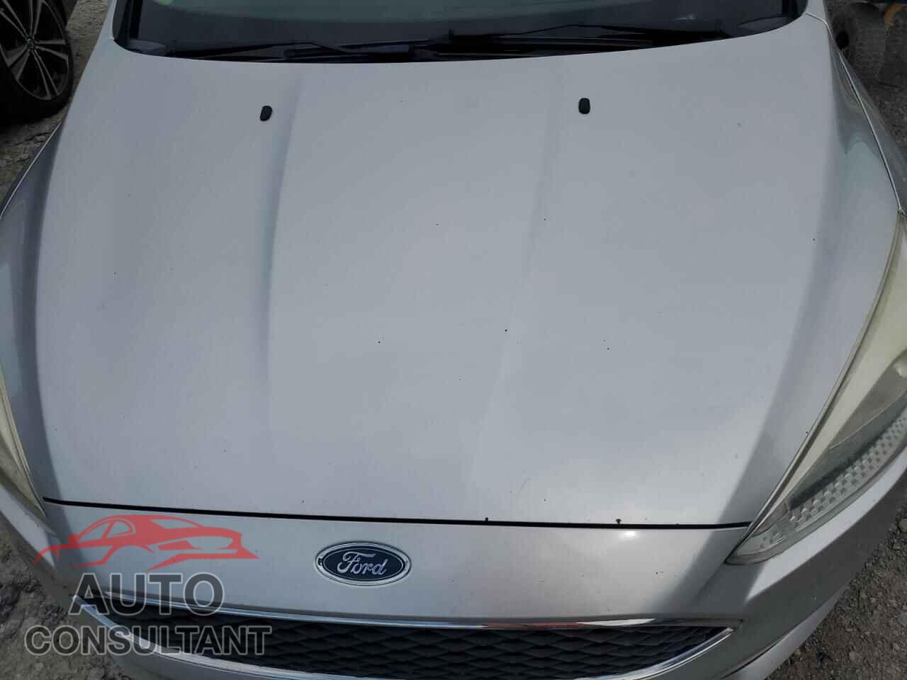 FORD FOCUS 2015 - 1FADP3E25FL338872
