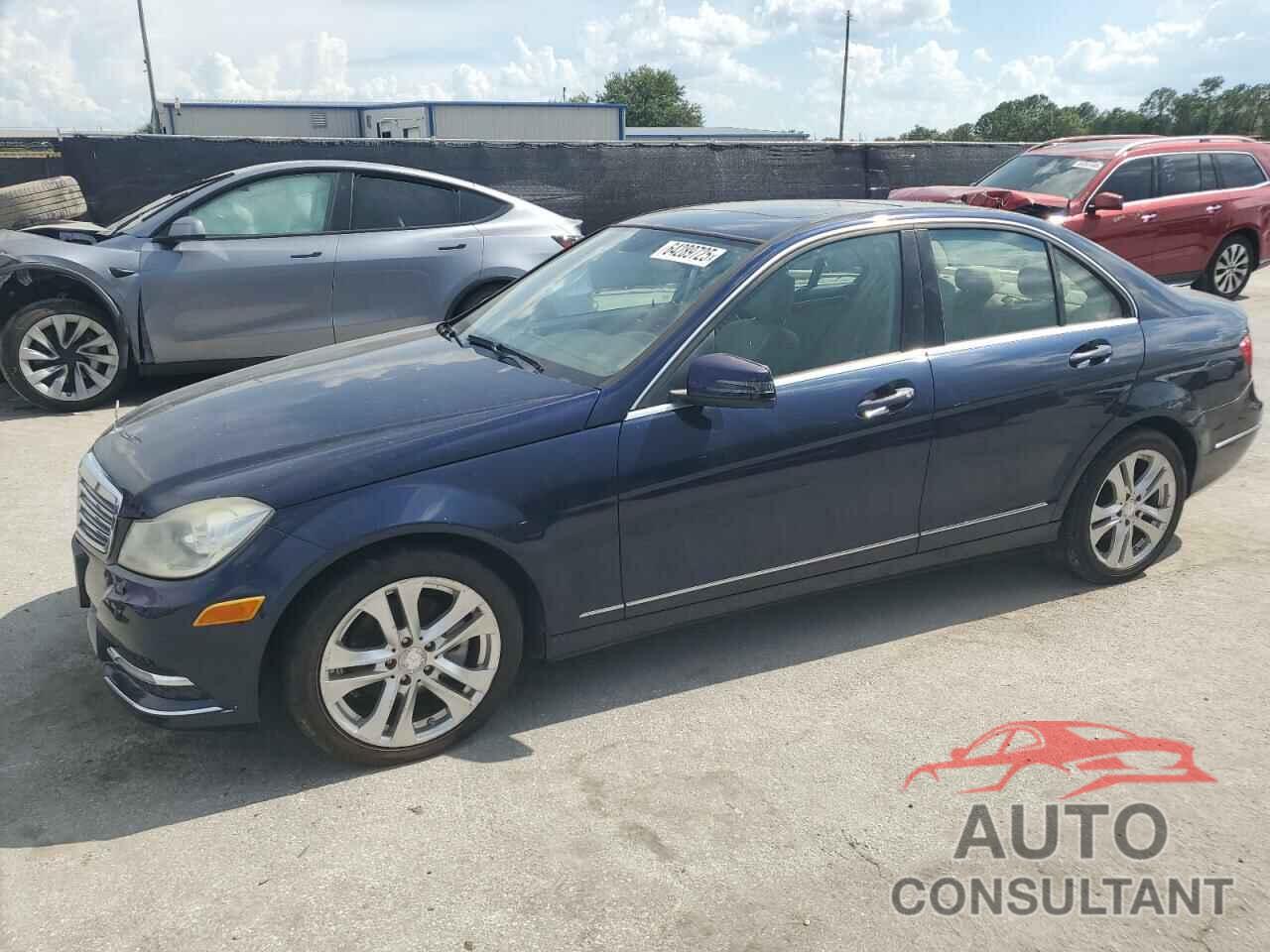 MERCEDES-BENZ C-CLASS 2012 - WDDGF8BB1CR210302