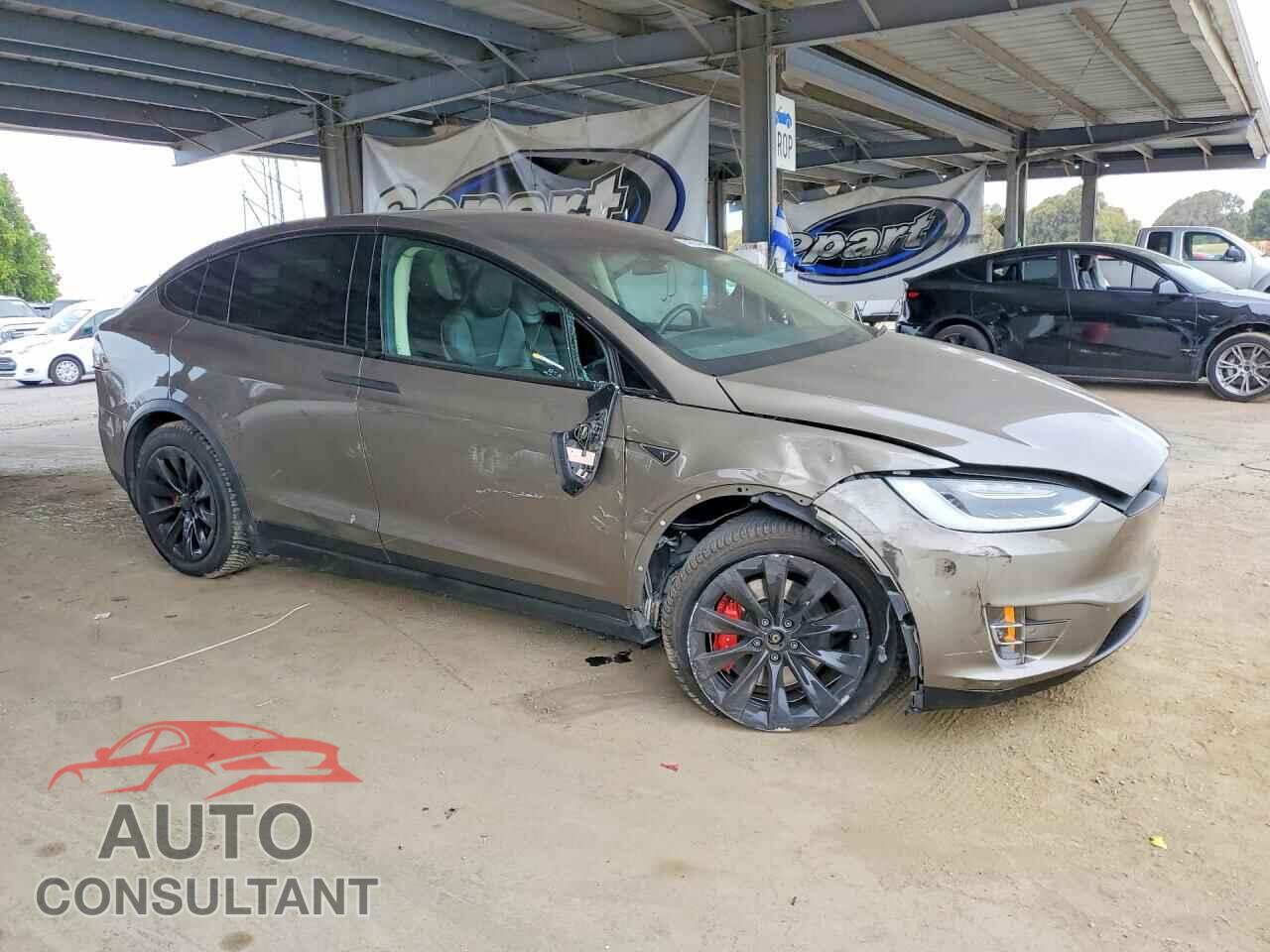 TESLA MODEL X 2016 - 5YJXCBE41GF000677