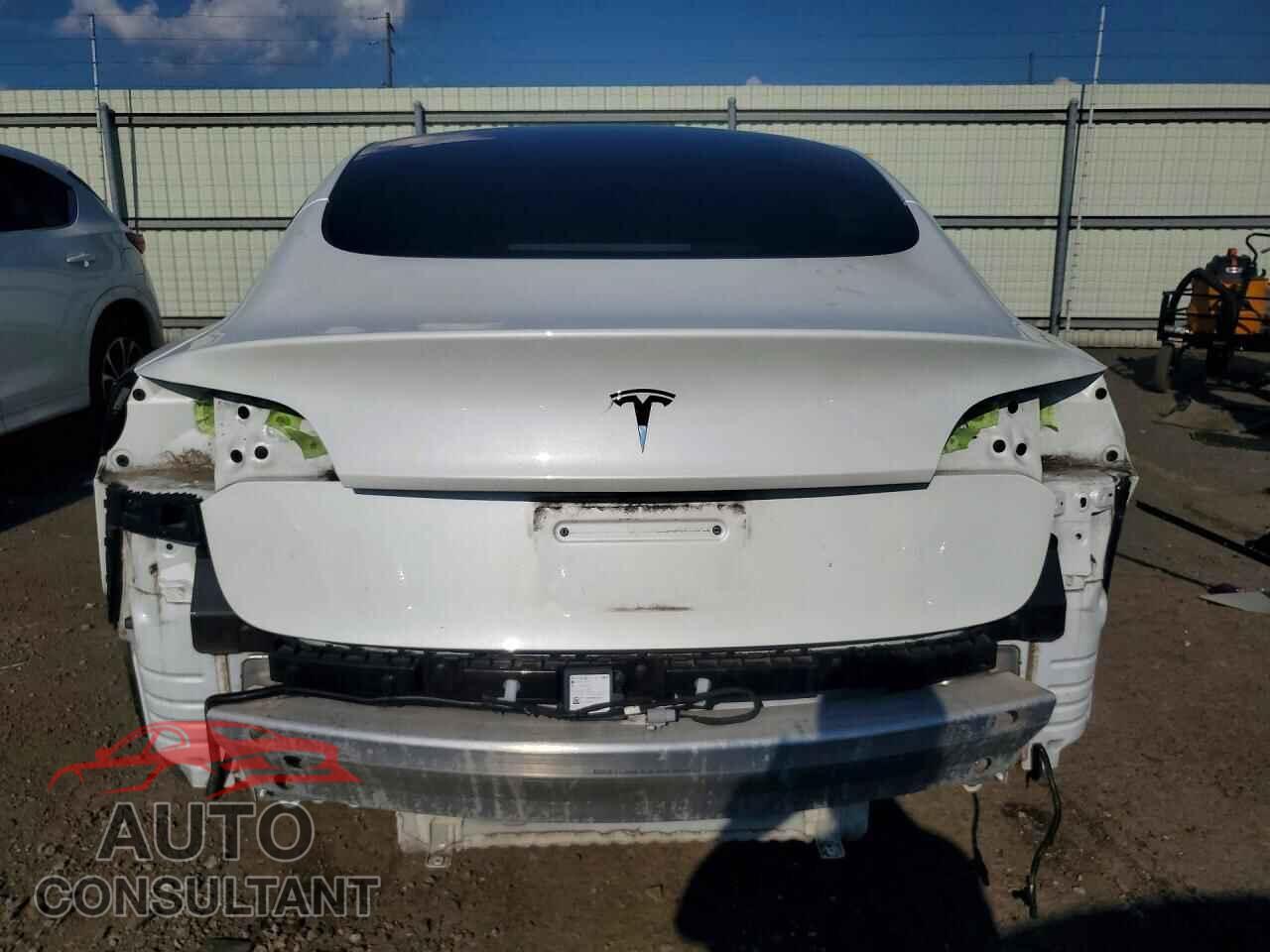 TESLA MODEL 3 2022 - 5YJ3E1EA9NF238704