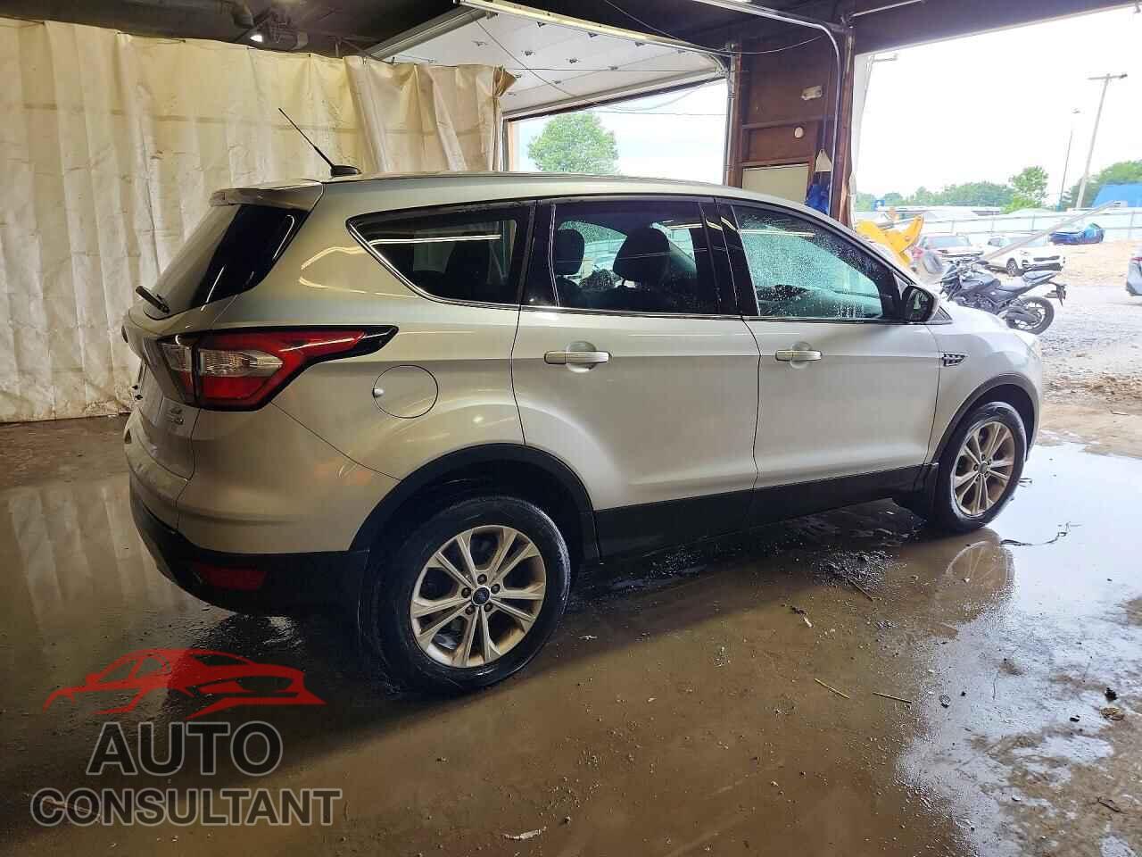 FORD ESCAPE 2017 - 1FMCU9GD1HUD99242