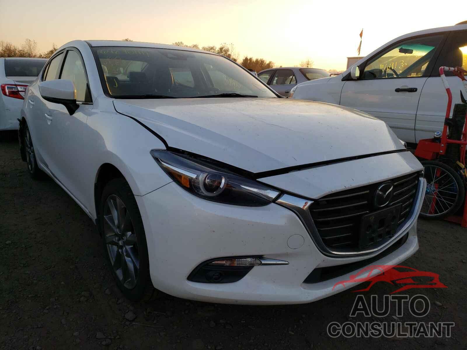 MAZDA 3 2018 - 3MZBN1W3XJM244140