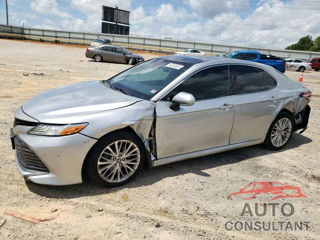 TOYOTA CAMRY 2018 - 4T1B11HK1JU017719