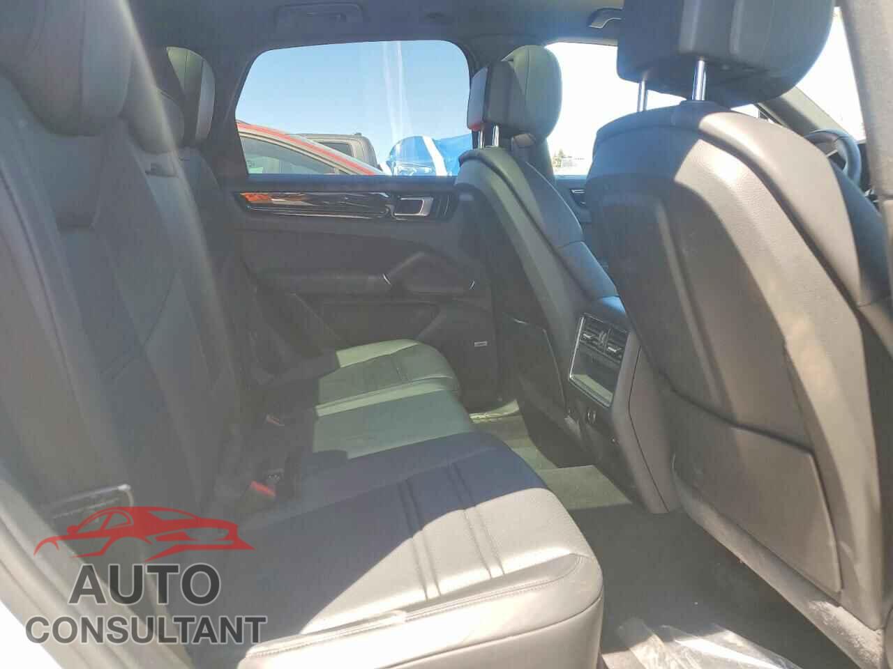 PORSCHE CAYENNE 2020 - WP1AA2AY2LDA00546