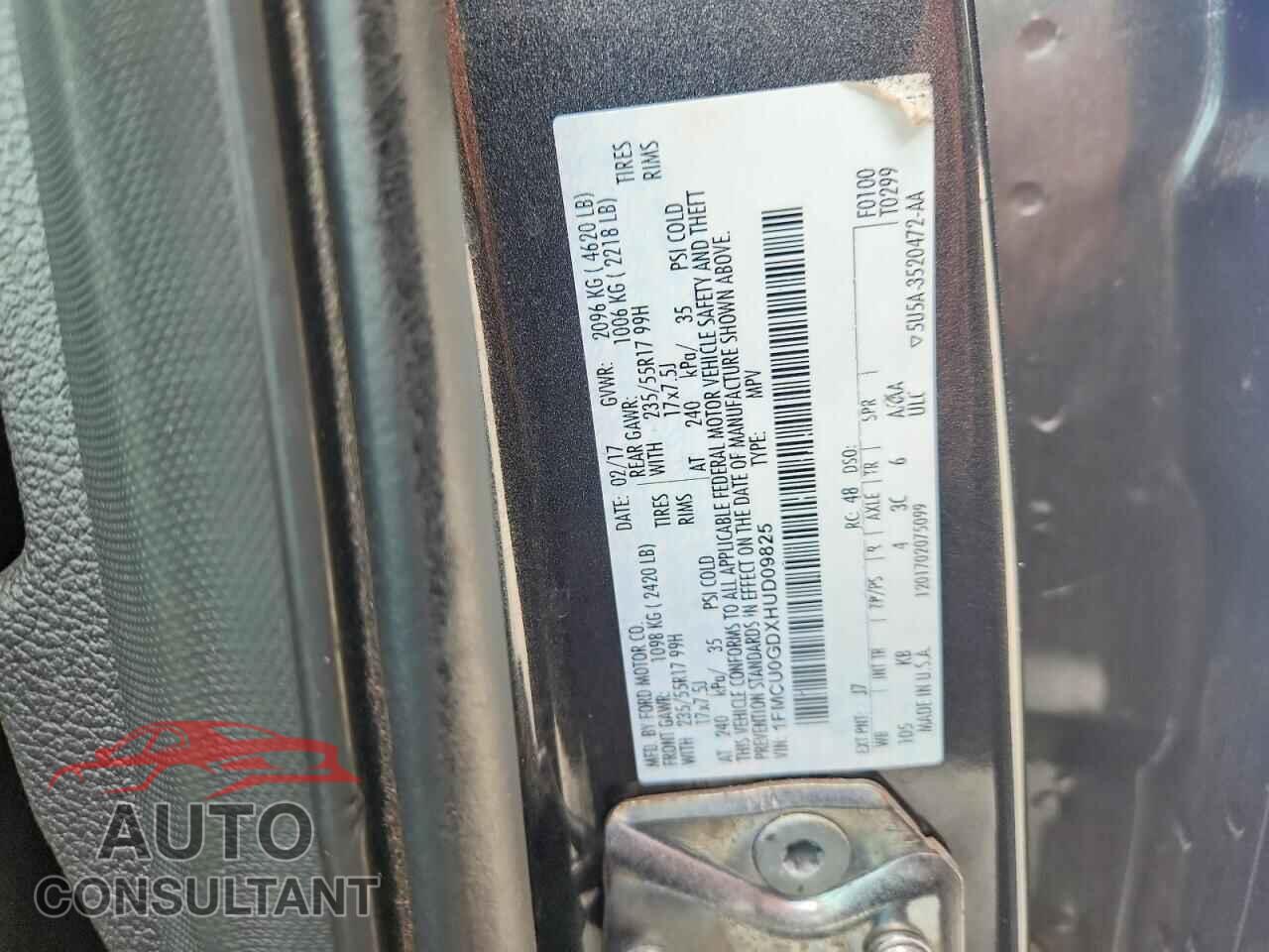 FORD ESCAPE 2017 - 1FMCU0GDXHUD09825