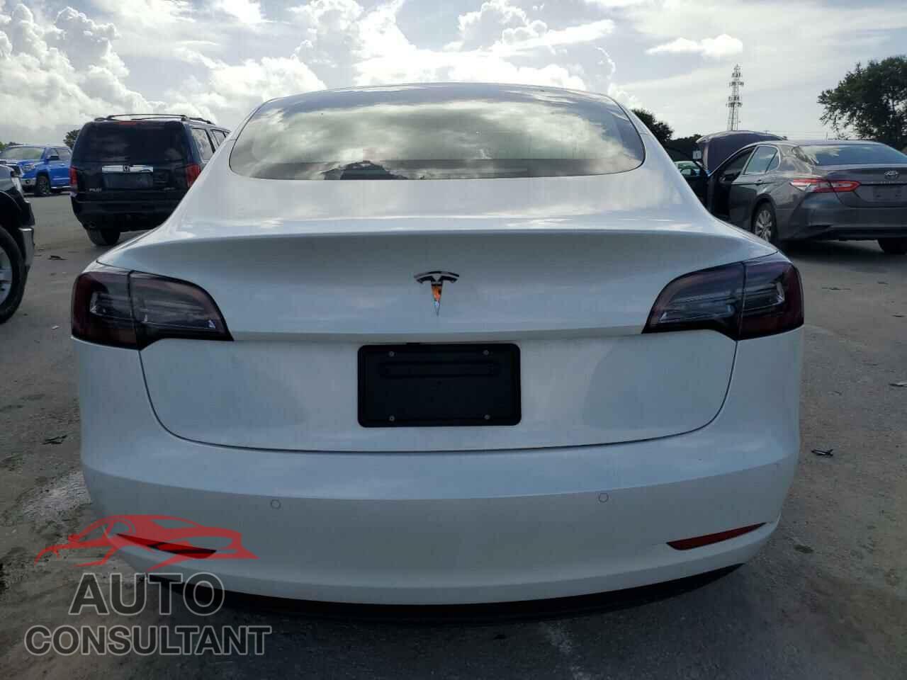 TESLA MODEL 3 2020 - 5YJ3E1EA6LF599353