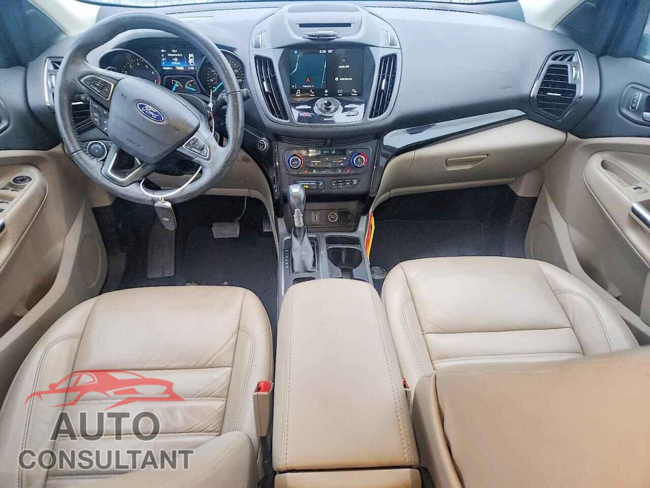 FORD ESCAPE 2017 - 1FMCU0J97HUE84571