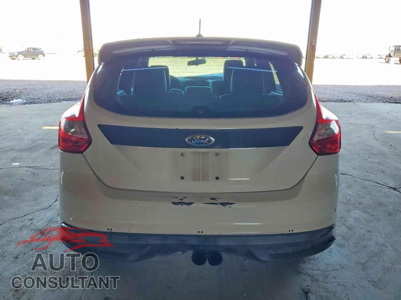 FORD FOCUS 2013 - 1FADP3L97DL227916