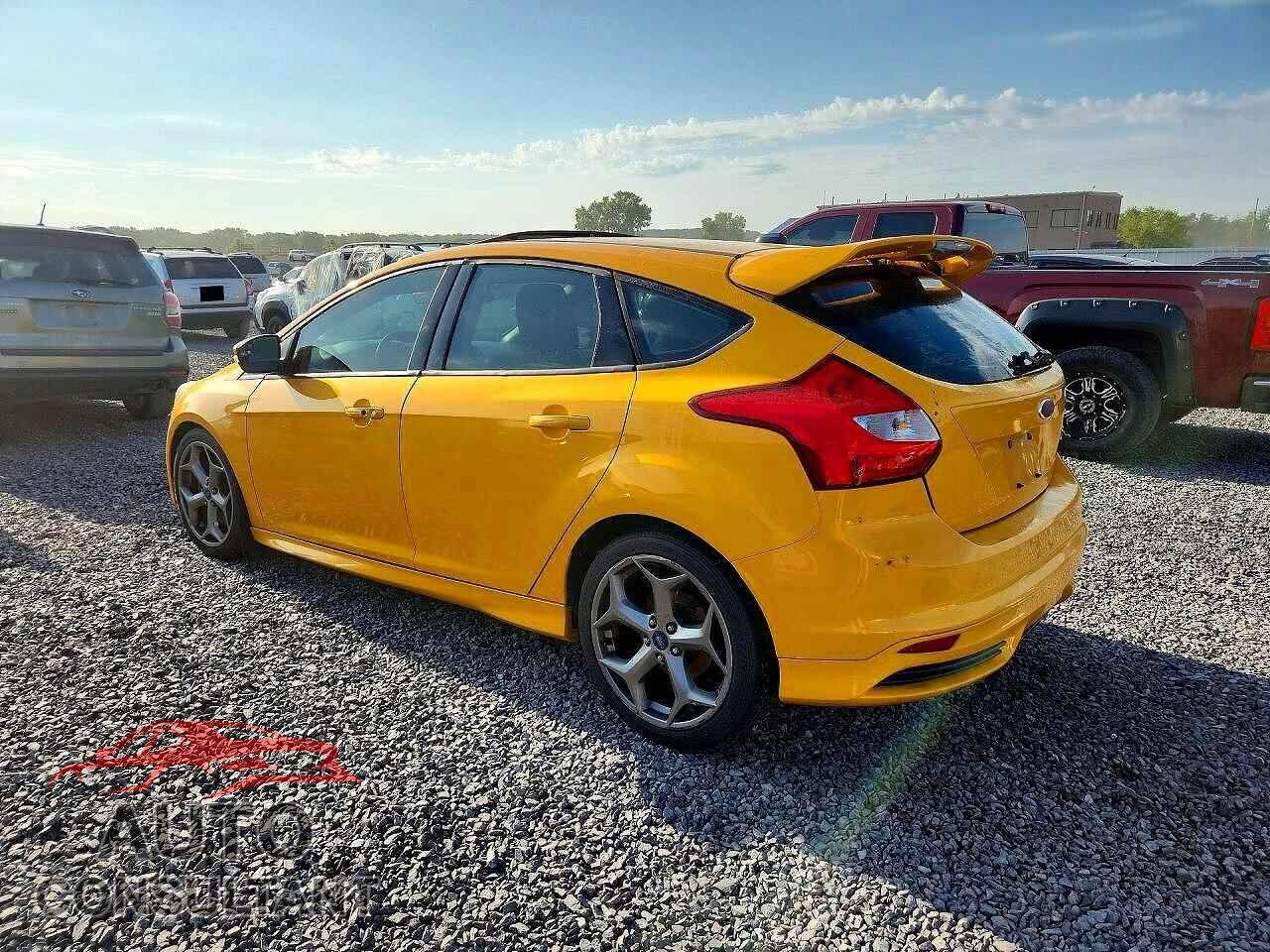 FORD FOCUS 2013 - 1FADP3L98DL126352