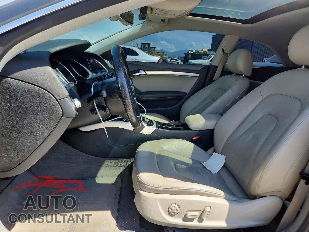 AUDI A5 2011 - WAULFAFR1BA004737
