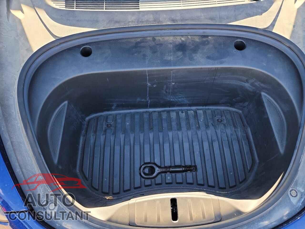 TESLA MODEL 3 2021 - 5YJ3E1EA5MF052852