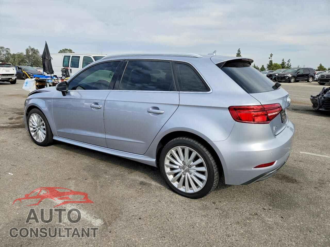 AUDI A3 2017 - WAUTPBFF6HA037962
