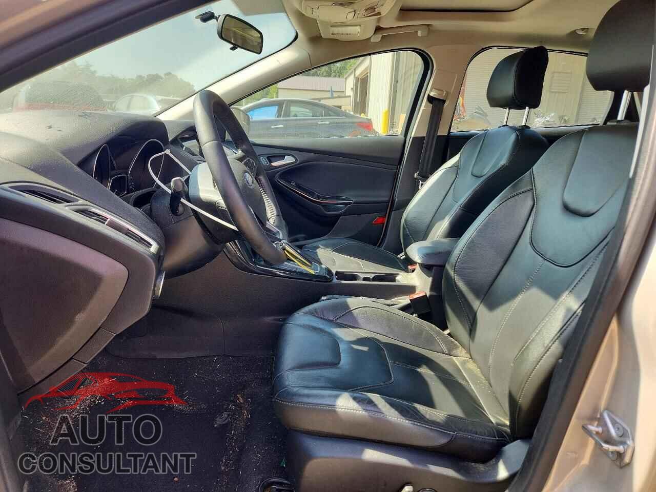FORD FOCUS 2016 - 1FADP3N28GL320299