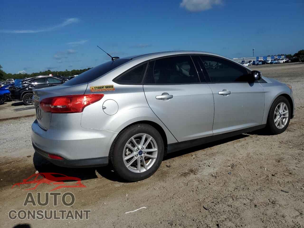 FORD FOCUS 2018 - 1FADP3FE4JL241664