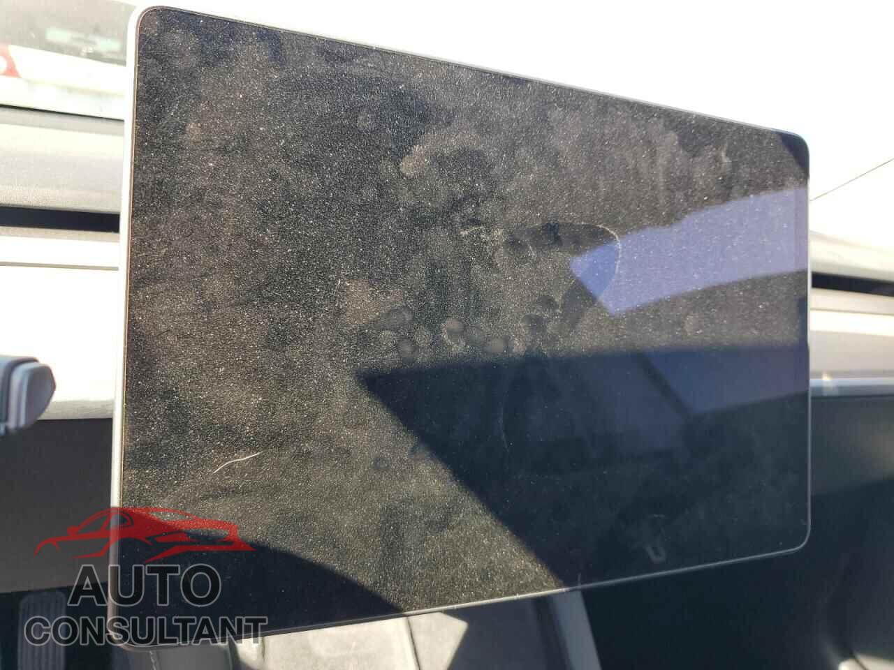 TESLA MODEL 3 2021 - 5YJ3E1EB2MF003746