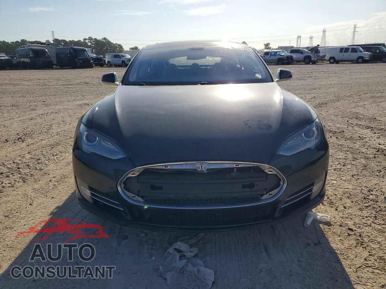 TESLA MODEL S 2013 - 5YJSA1CNXDFP09108