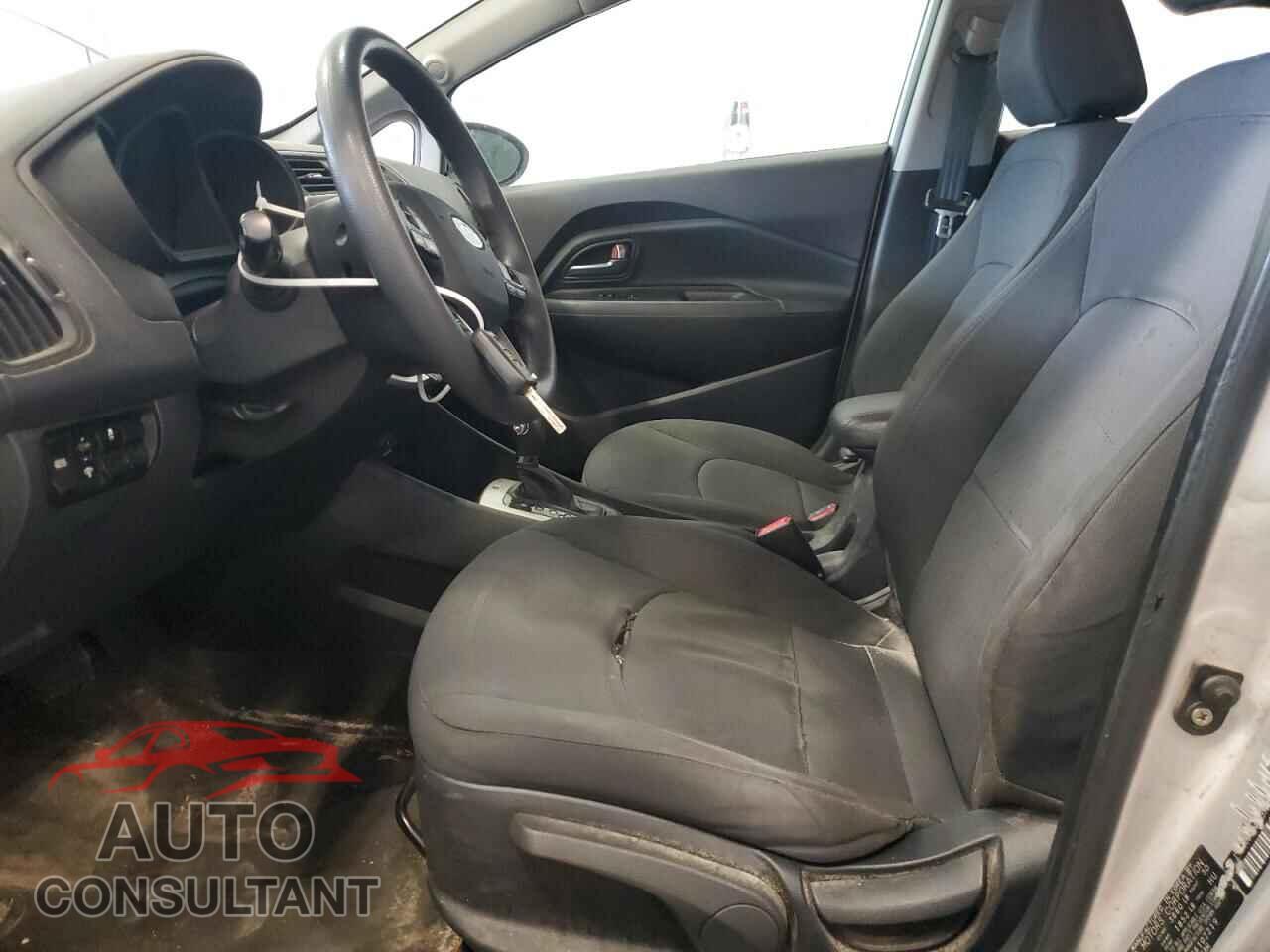 KIA RIO 2013 - KNADN4A37D6102219