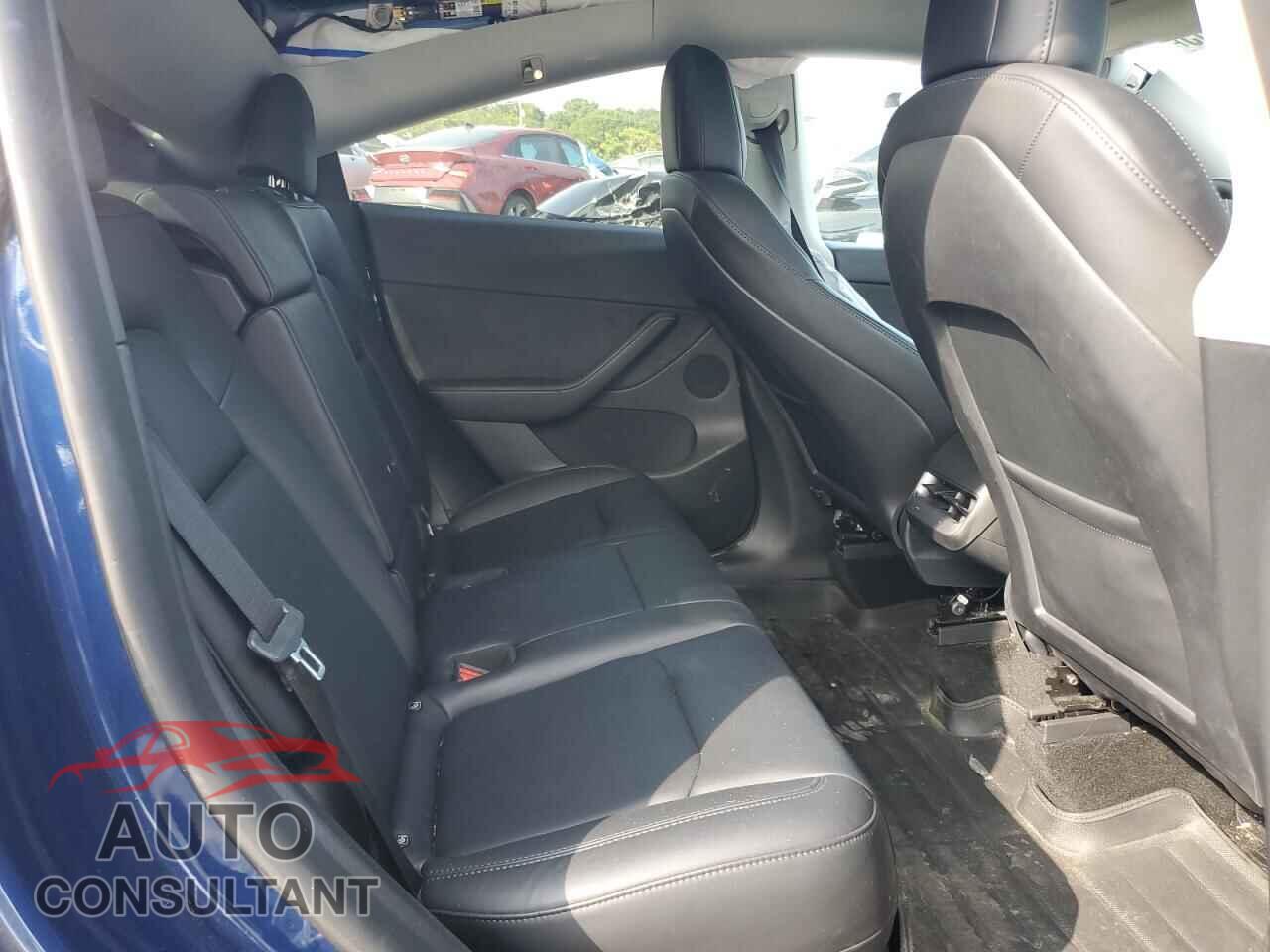TESLA MODEL Y 2022 - 7SAYGDEE9NF447853