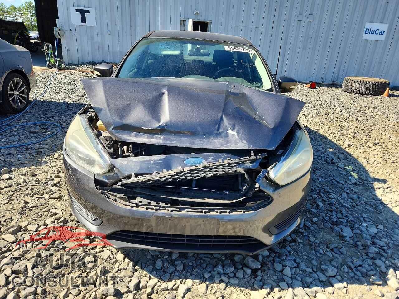 FORD FOCUS 2015 - 1FADP3F22FL263207