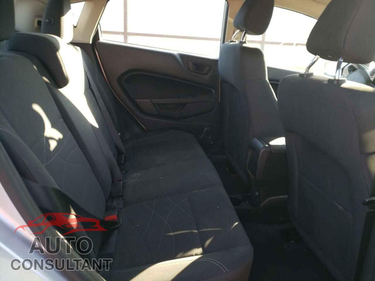 FORD FIESTA 2018 - 3FADP4EJ9JM106909