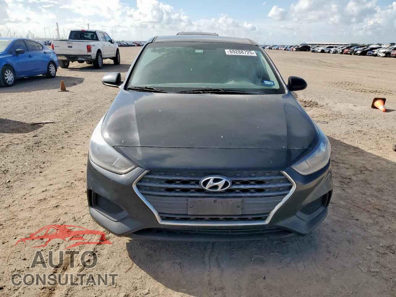 HYUNDAI ACCENT 2018 - 3KPC24A37JE010167