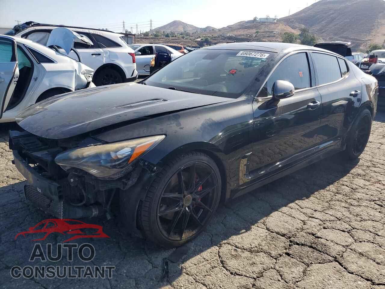 KIA STINGER 2018 - KNAE45LCXJ6010964