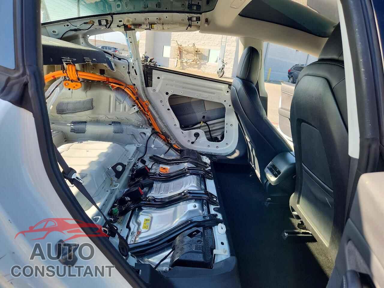 TESLA MODEL 3 2018 - 5YJ3E1EA8JF040450